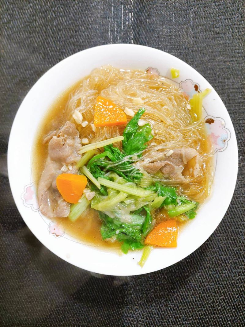 泰式白菜冬粉湯