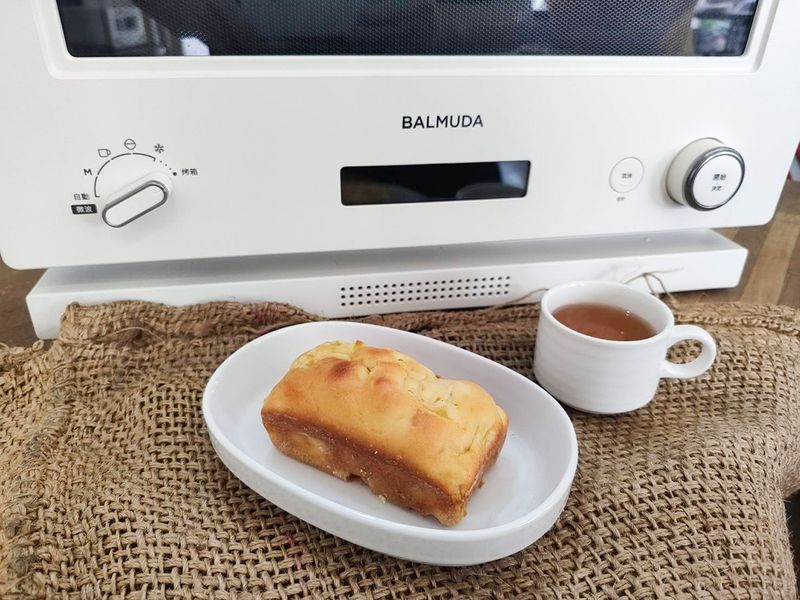 蘋果磅蛋糕|百慕達微波烤箱