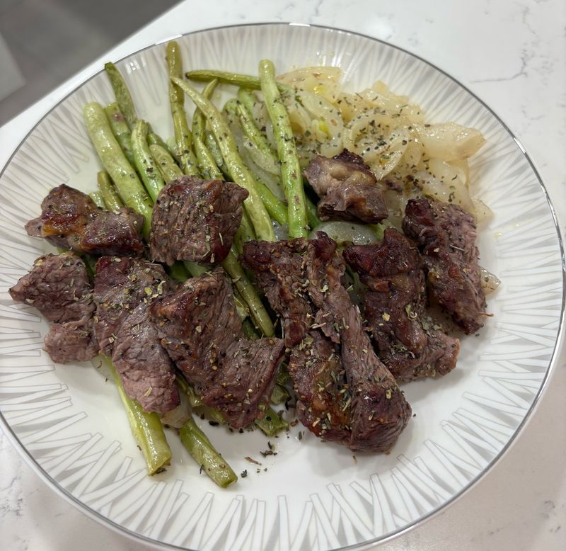 肋眼烤蔬菜