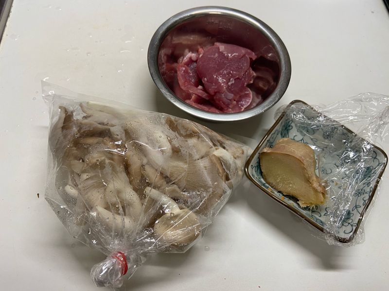肉片炒秀珍菇