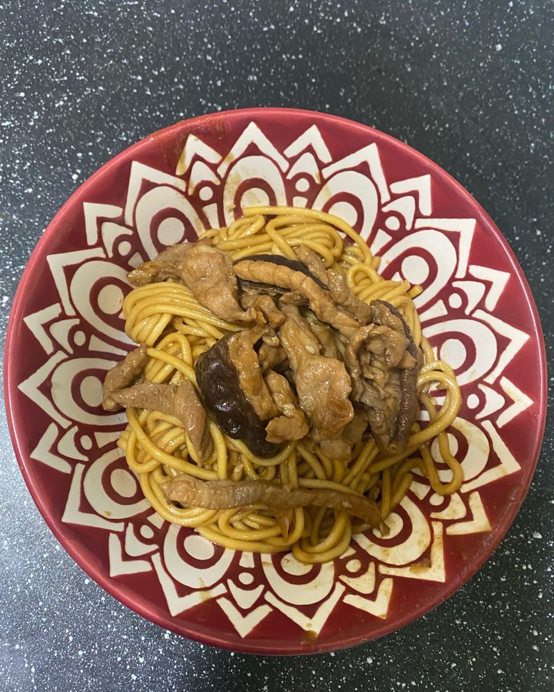 豬肉絲炒麵