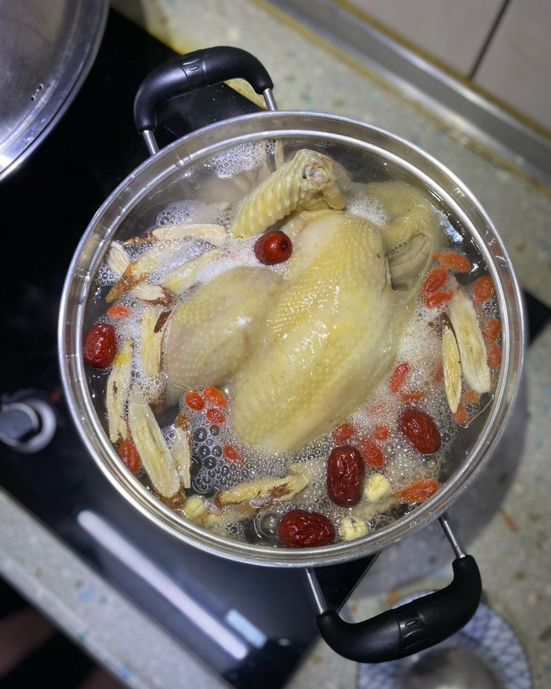 人蔘雞湯