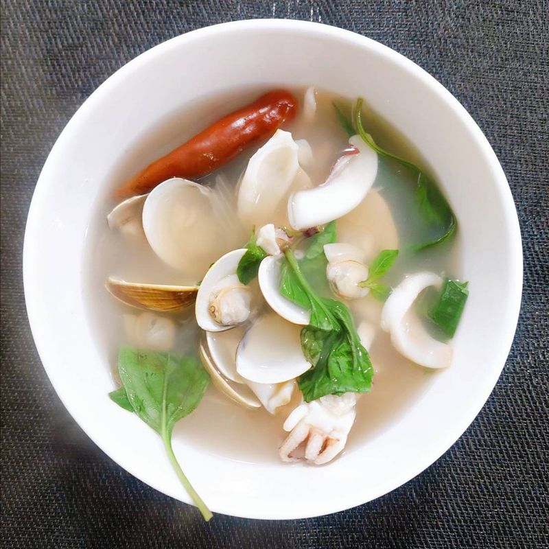 泰式冬蔭海鮮清湯