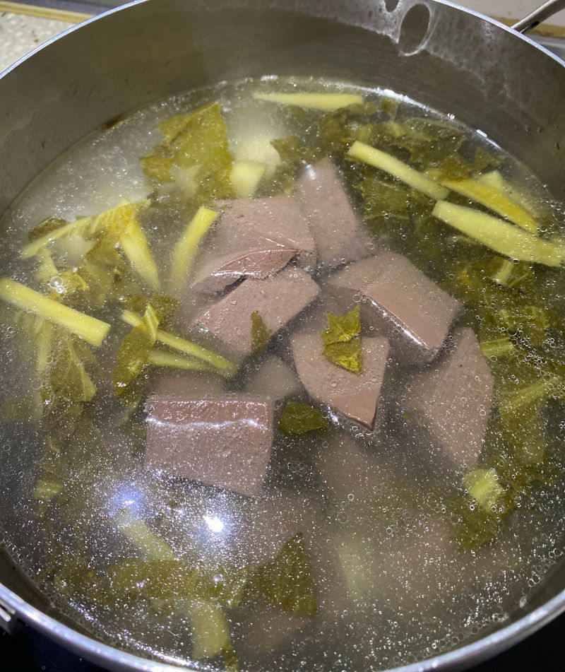 酸菜鴨血湯