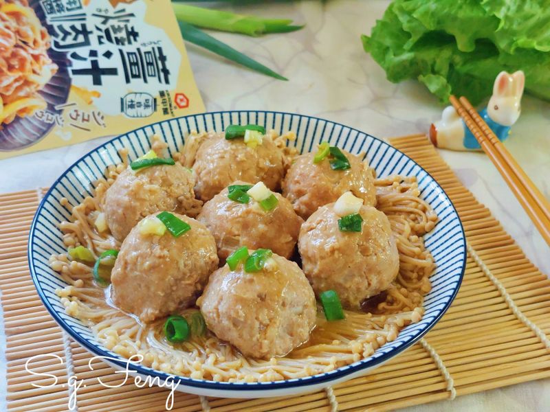 龜甲萬味自慢–薑汁燒肉用醬|薑汁金菇肉丸