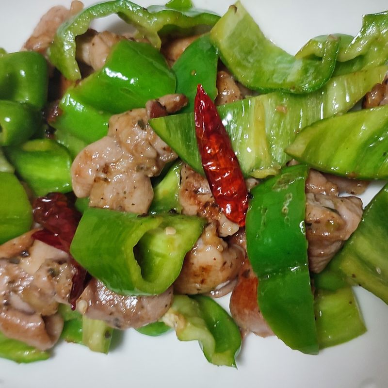懶人雞腿肉炒青椒
