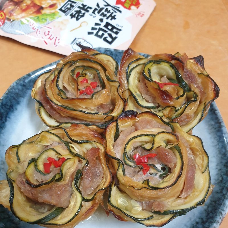 龜甲萬味自慢–照燒醬|豆包櫛瓜鑲肉玫瑰塔