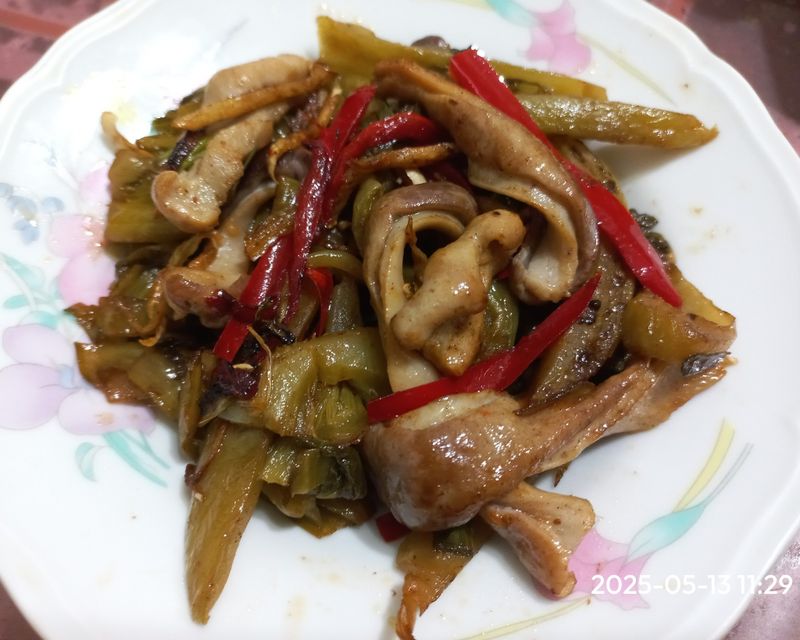 酸菜炒肚絲