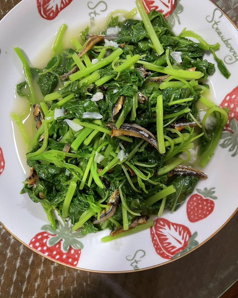 小魚乾炒莧菜