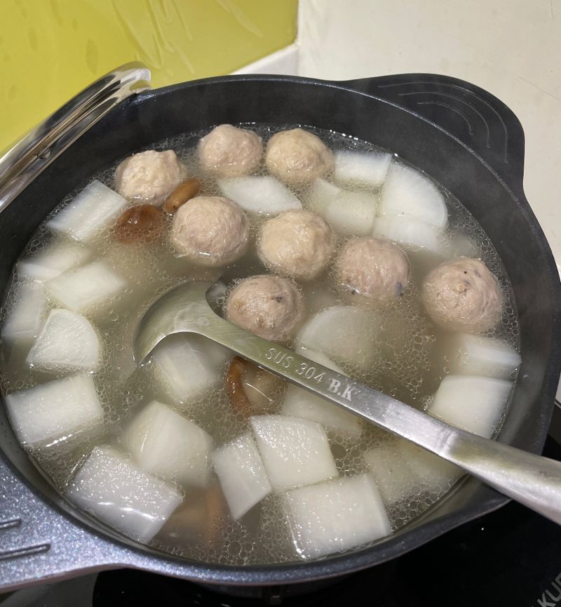 菜頭排骨貢丸湯
