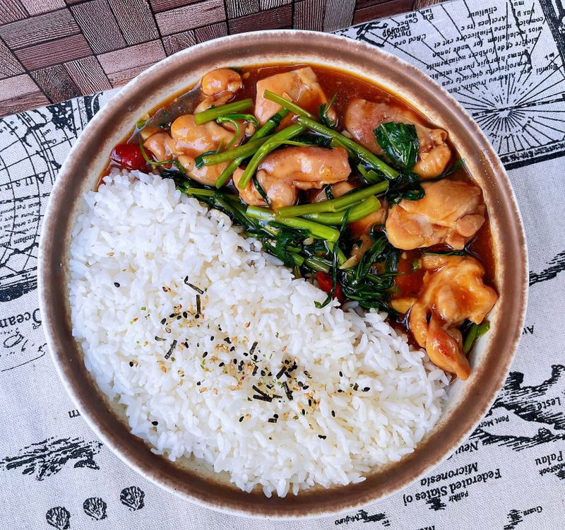 沙茶雞肉燴飯