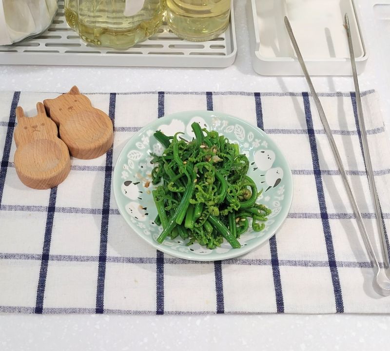 涼拌過貓菜