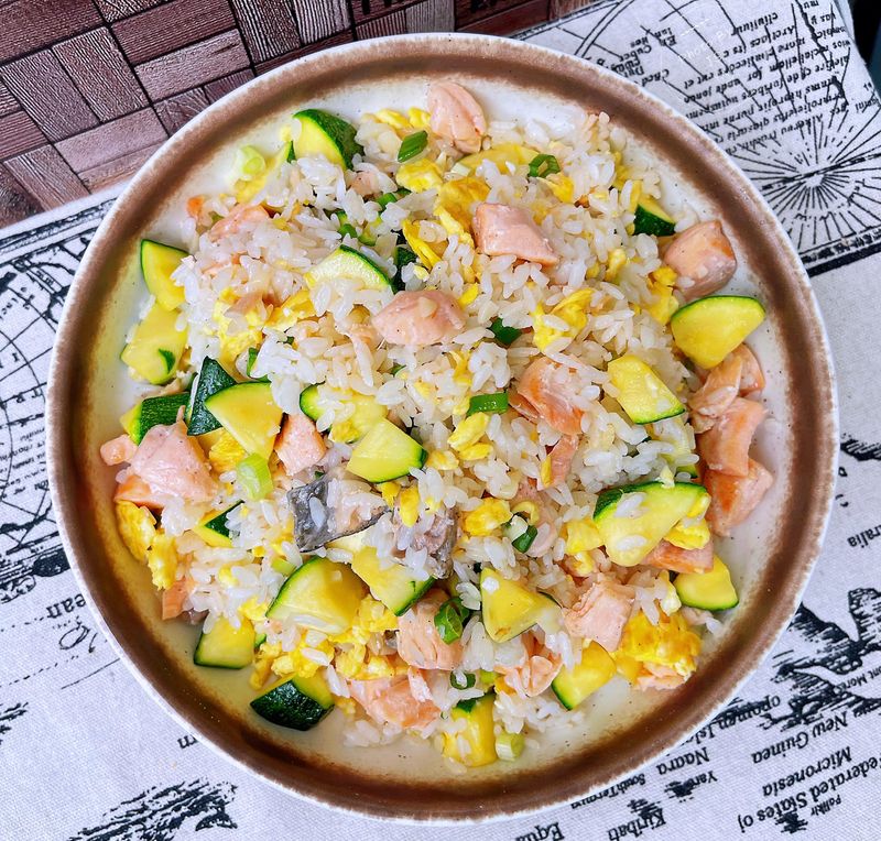 鮭魚櫛瓜炒飯