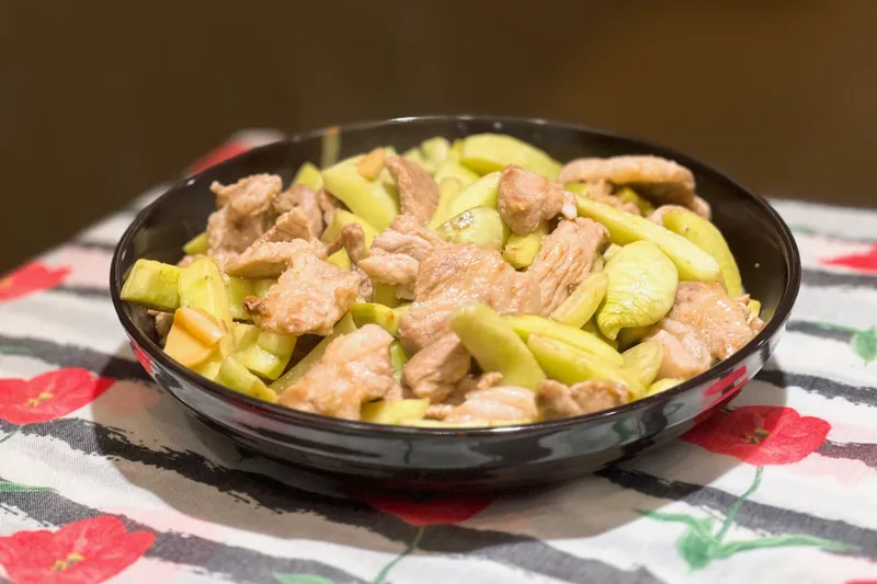 醃瓜阿脯炒肉