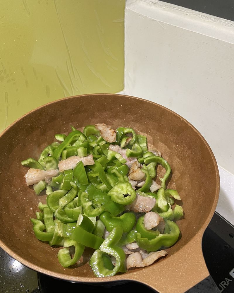青椒炒松阪豬
