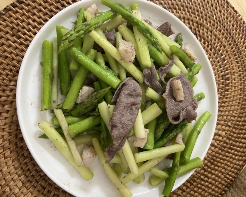 奶油牛舌干貝炒蘆筍