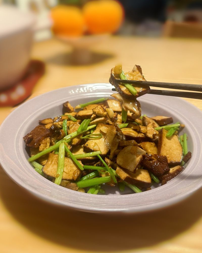芹菜炒豆乾
