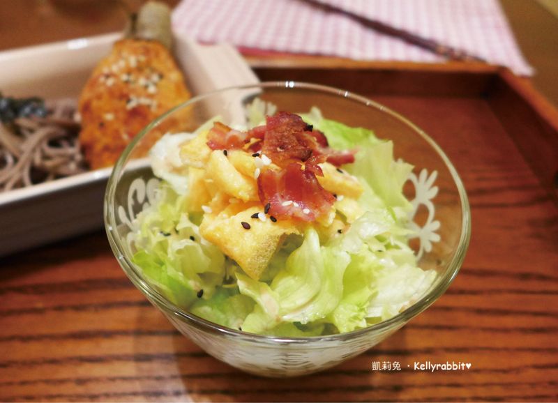 芝麻醬培根蛋皮沙拉