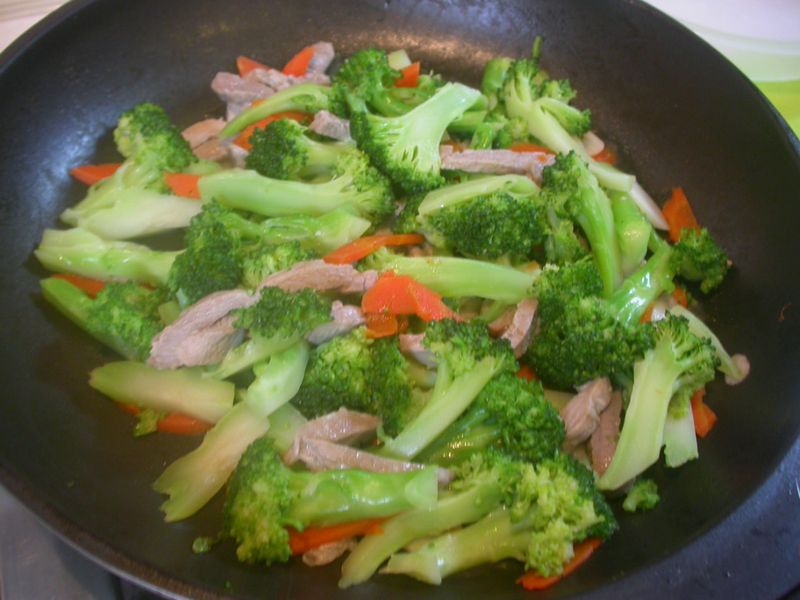 《eagle的廚房》肉片炒花椰菜