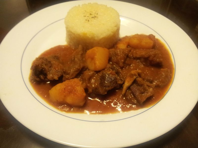 匈牙利燴牛肉佐奶油飯