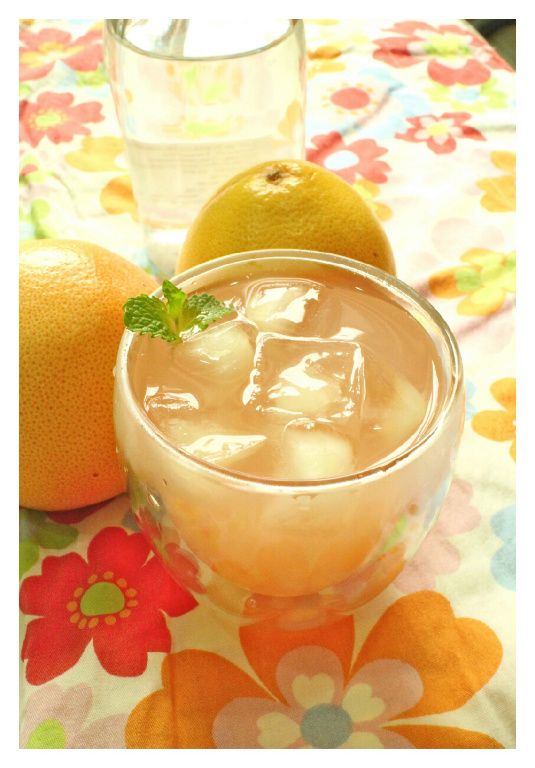 薄荷葡萄柚冰飲