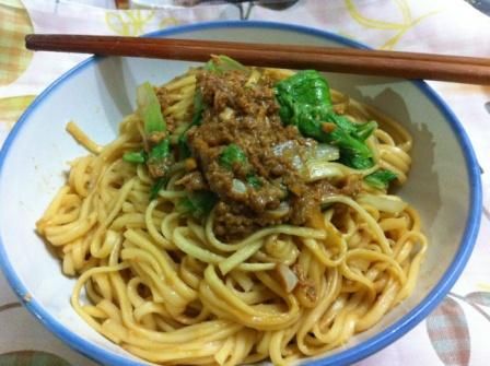 蒜香雞蛋乾麵