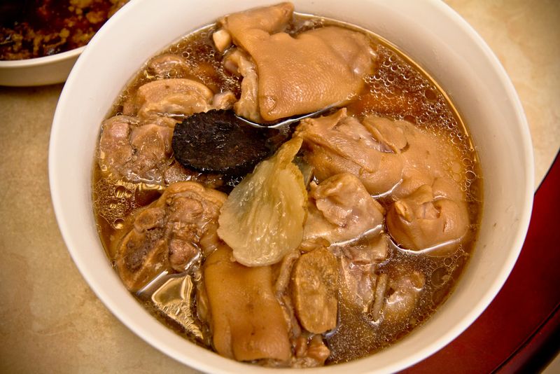 藥膳豬腳湯