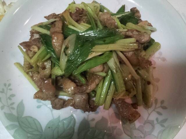煮夫上菜-蒜炒鹹豬肉