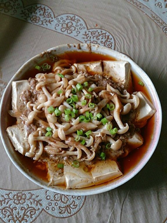 菇菇豆腐蒸肉