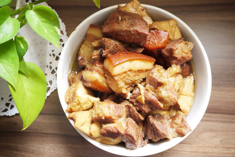 五花肉滷豆干