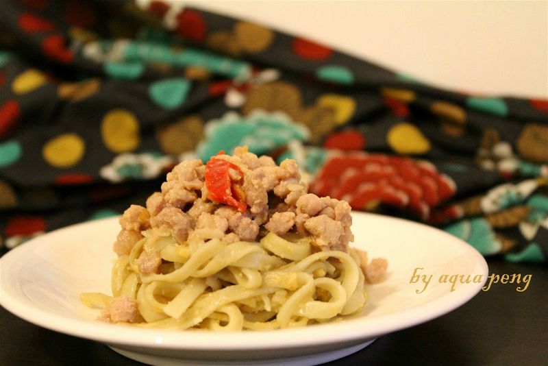 辣炒肉燥脆麵│熊貓眼女孩
