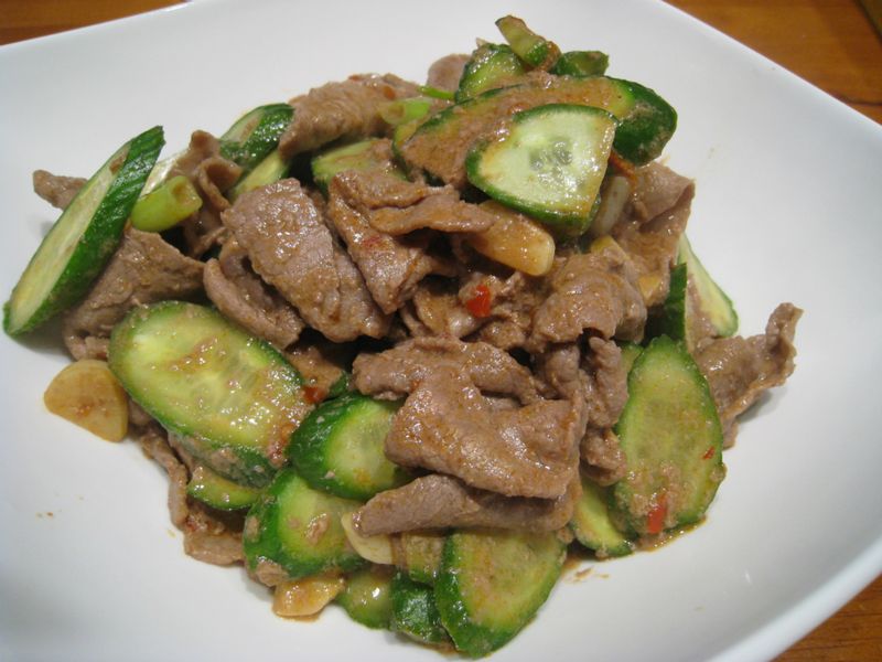 【粉豬兒】小黃瓜炒牛肉