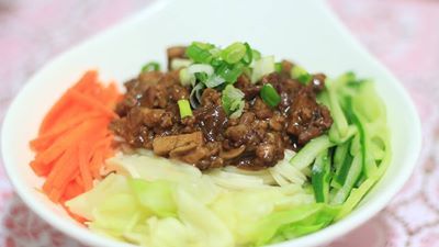 香噴噴炸醬麵