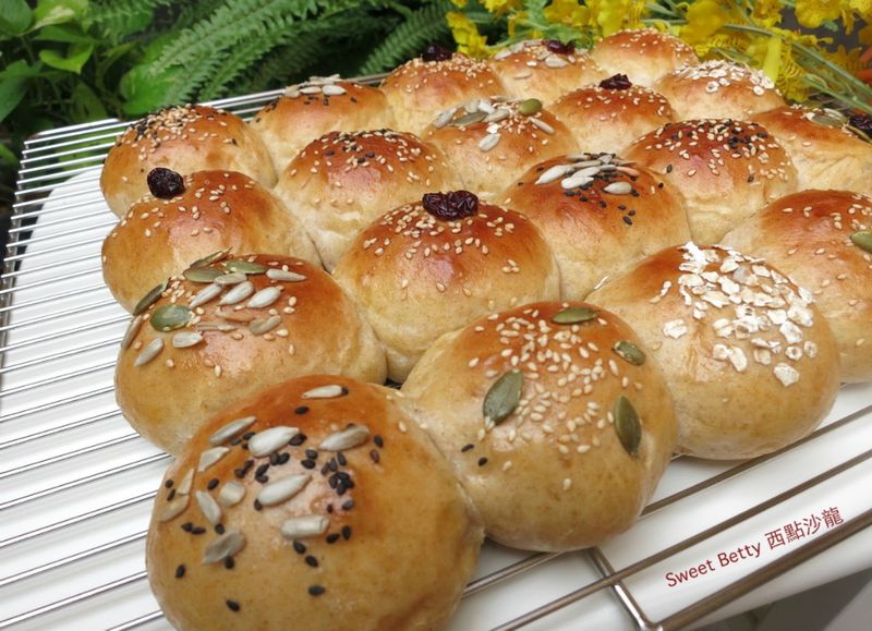 全麥什錦小餐包