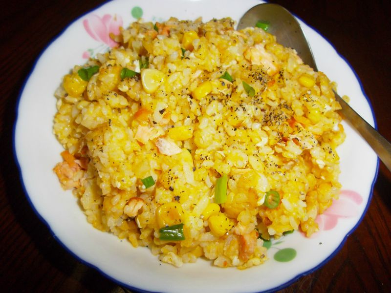 黃金鲑魚炒飯
