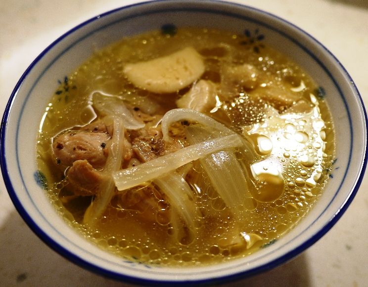 暖呼呼洋蔥嫩雞湯