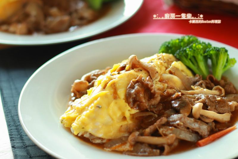 日式牛肉燴蛋包飯