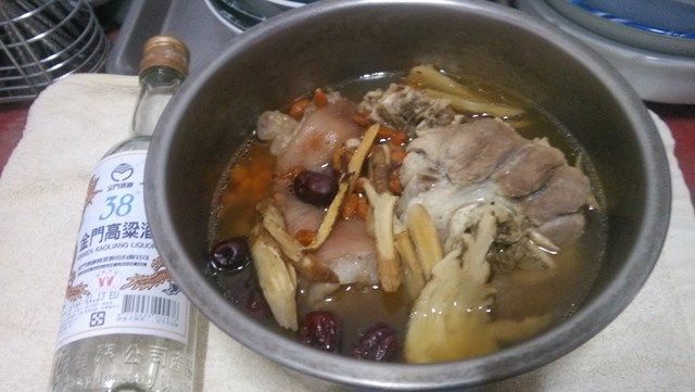藥燉豬腳-[金門高粱飄香料理]