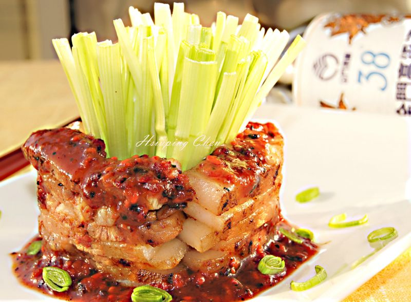 紅麴五花蒜盅【金門高粱飄香料理】