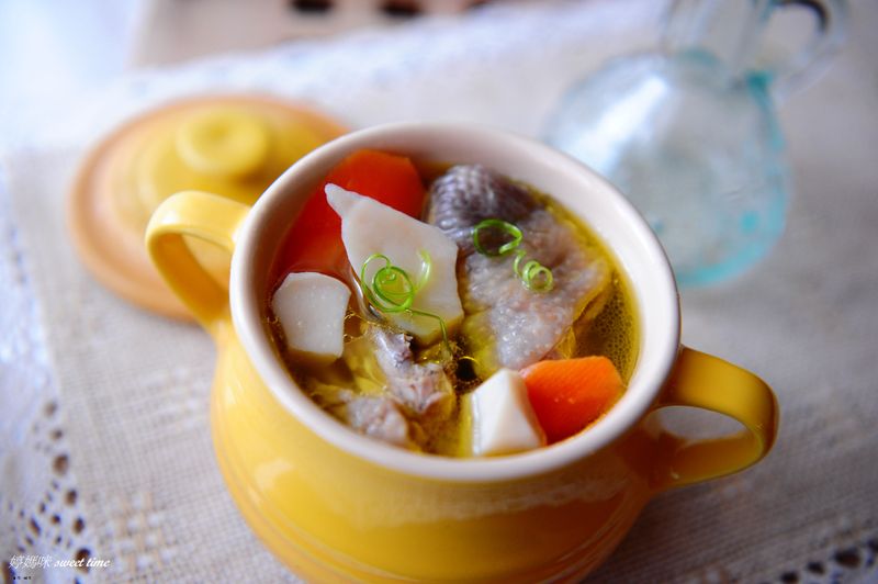 杏鮑菇燉雞湯