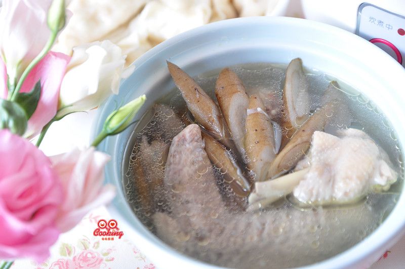清燉牛蒡雞湯