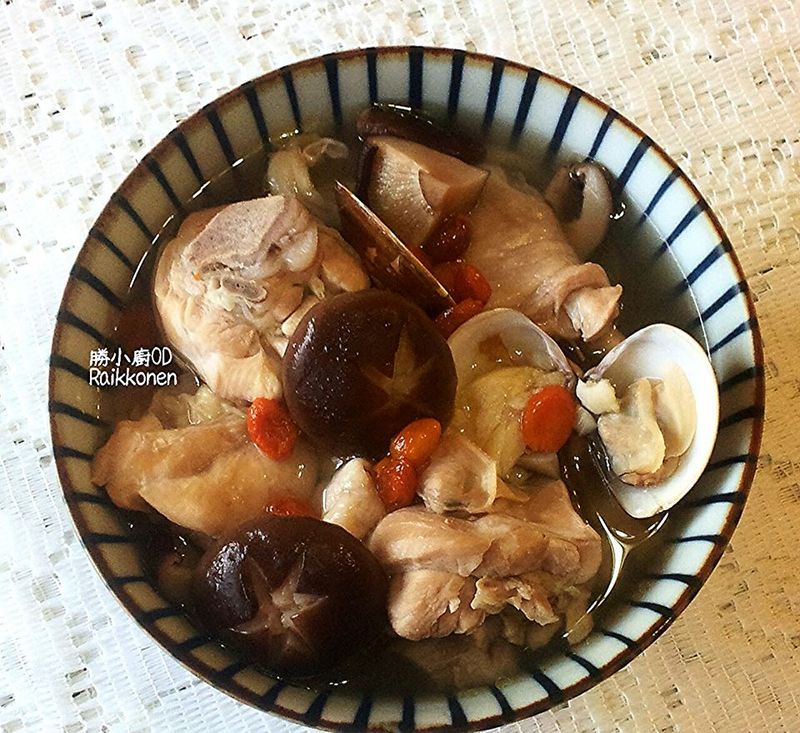 蒜香養生雞湯