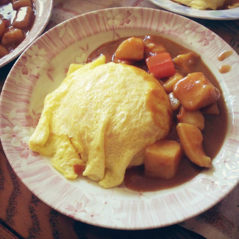 咖哩蛋包飯