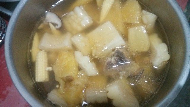 鳳梨苦瓜排骨湯