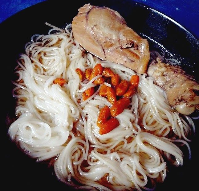 簡單進補- 麻油雞腿麵線