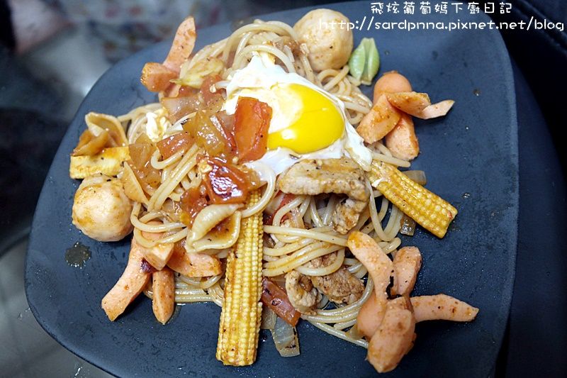 番茄明太子香腸鱈魚球豬肉義大利麵