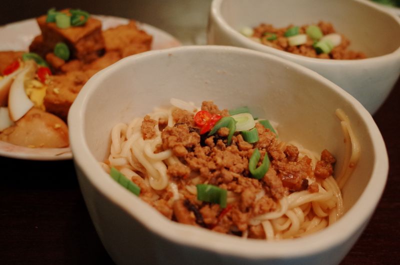肉燥乾麵+滷味