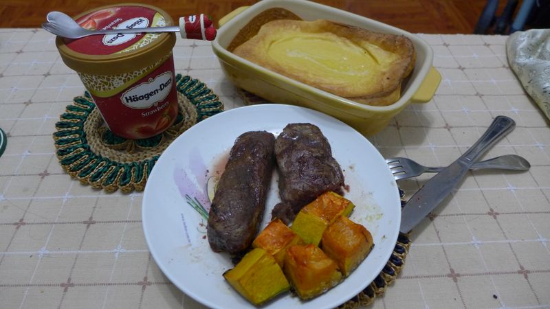 牛排、大型約克夏布丁、烤南瓜