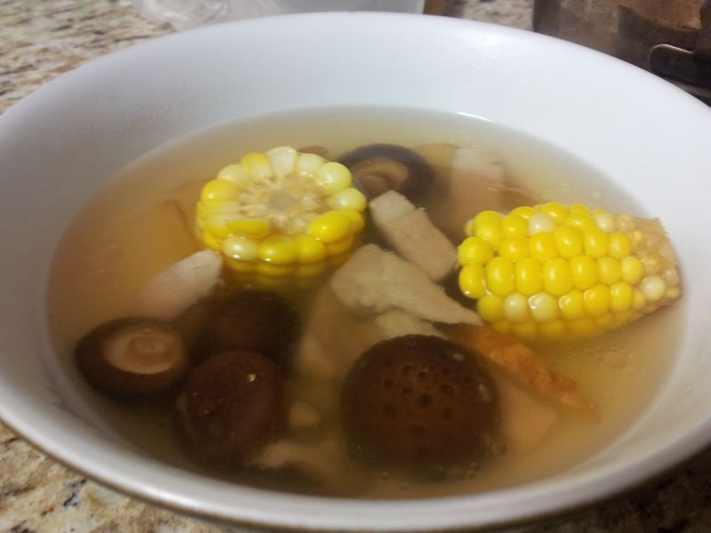 *電鍋食譜*玉米香菇豬肉湯