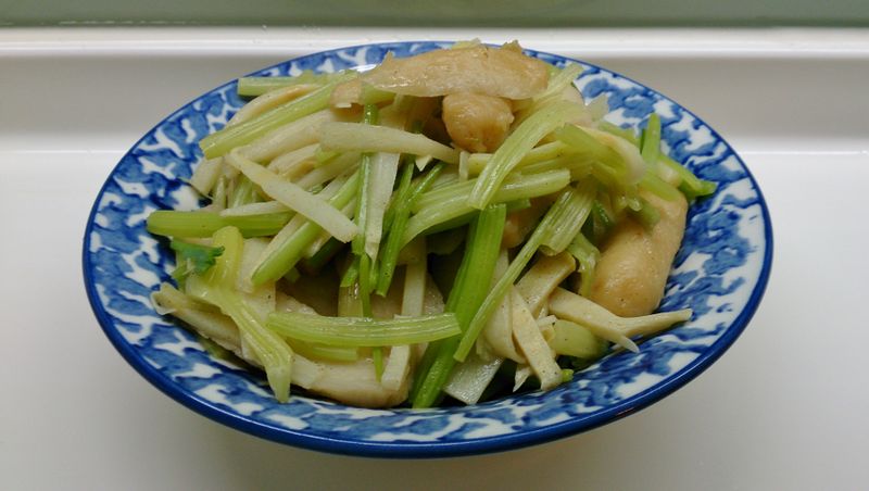 芹菜炒黑輪